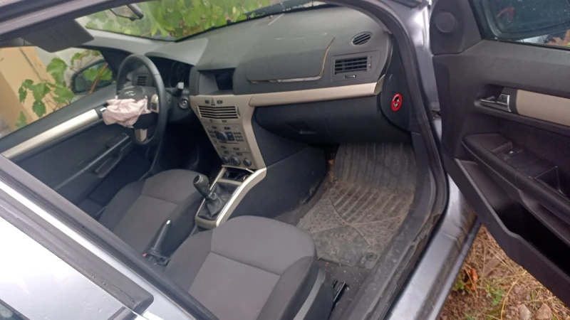 Opel Astra 1.7cdti, снимка 14 - Автомобили и джипове - 53275421