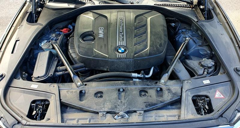 BMW 520 d F10 134х.км, снимка 14 - Автомобили и джипове - 36386419