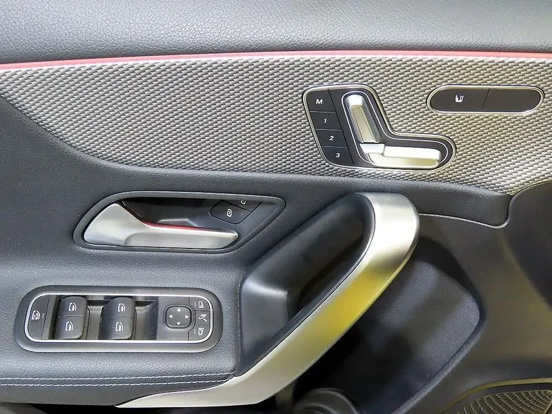 Mercedes-Benz A 220, снимка 14 - Автомобили и джипове - 55740055