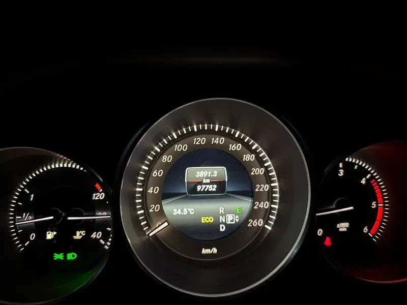 Mercedes-Benz CLS 250 D 4Matic Amg Line, снимка 8 - Автомобили и джипове - 55952590