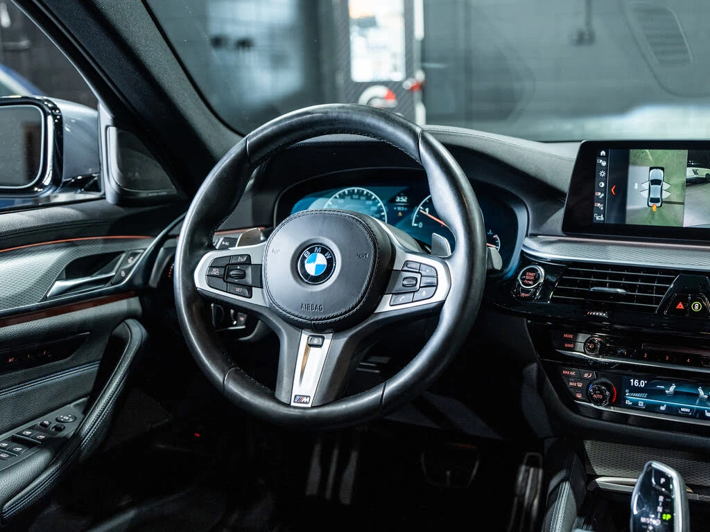 BMW 540 I * M-Package* * HeadUp* AвтоКредит* (ЦЕНА ДО БГ) - изображение 9