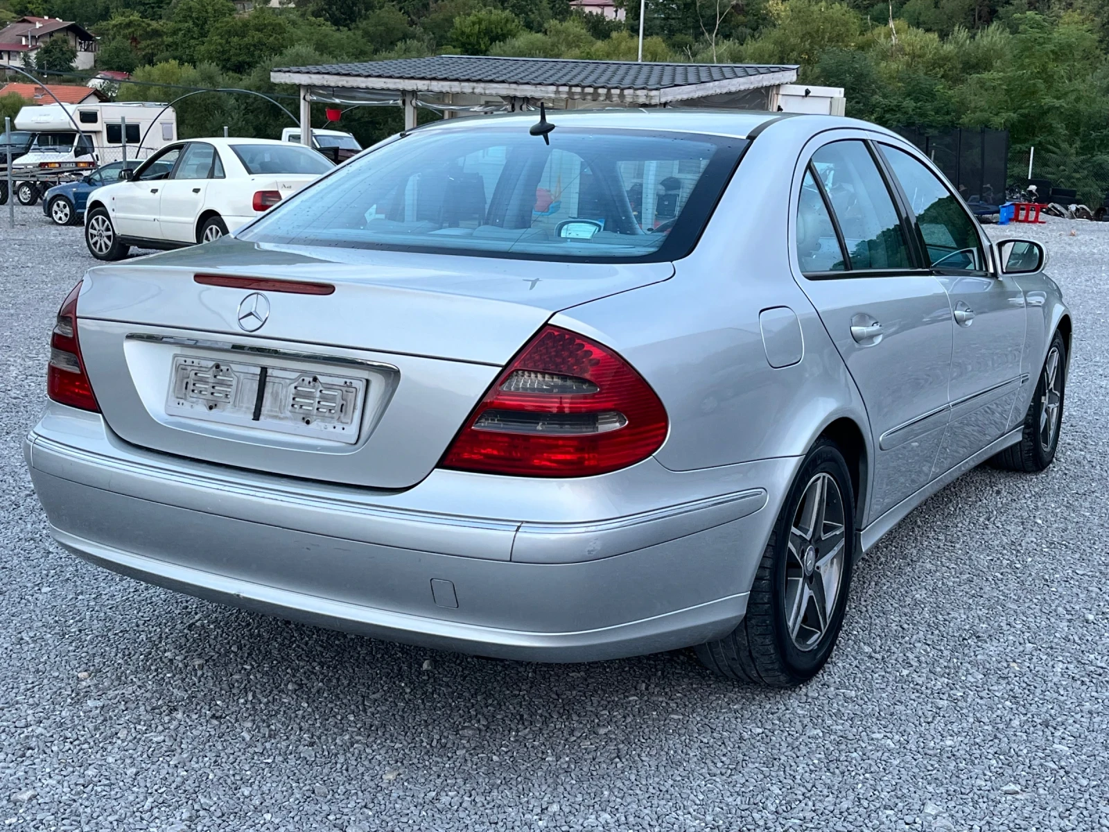 Mercedes-Benz E 270 CDI Avantgarde - изображение 6