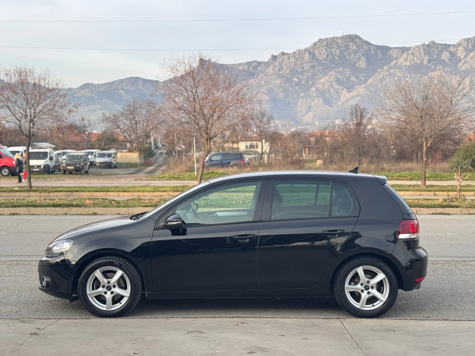 VW Golf 2.0TDI 140ксDSG * НАВИ* КОЖА* ПОДГРЕВ*  - изображение 2