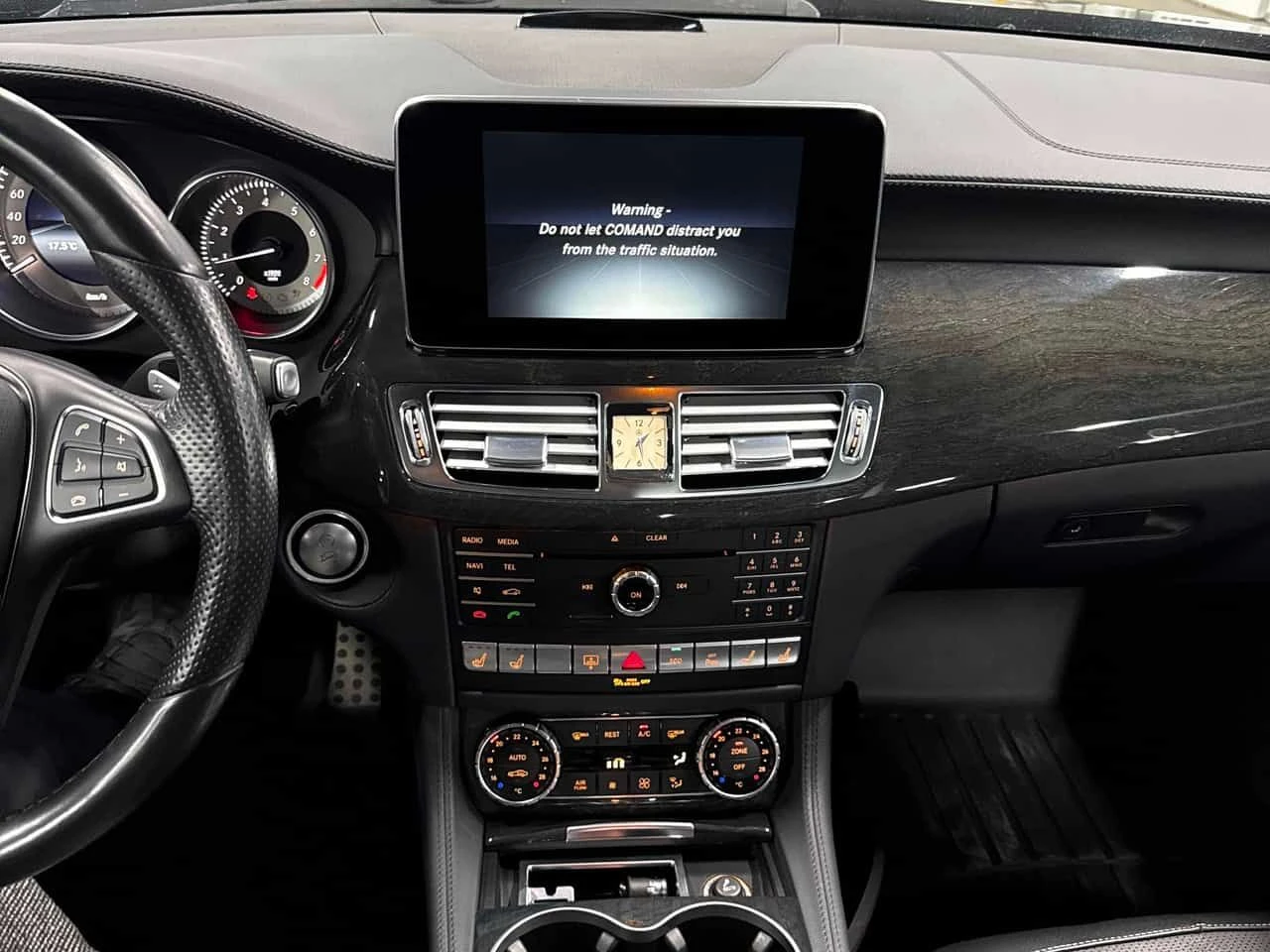 Mercedes-Benz CLS 550 * CARFAX *  ��������� * ��������� * + ���� *  | Mobile.bg � ����������� 9