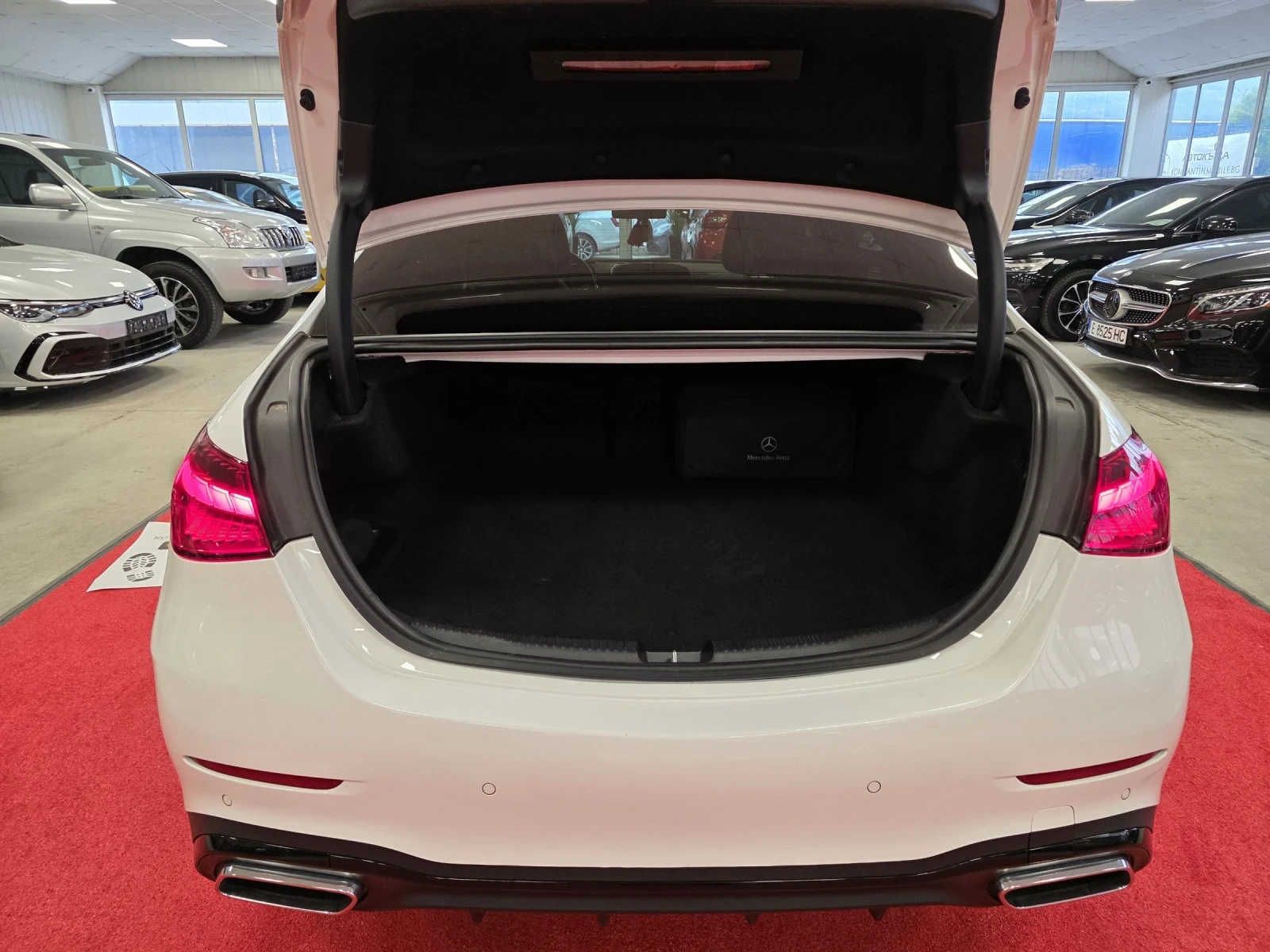 Mercedes-Benz C 300 e | AMG | Night package | Оперативен лизинг, снимка 16 - Автомобили и джипове - 54058710