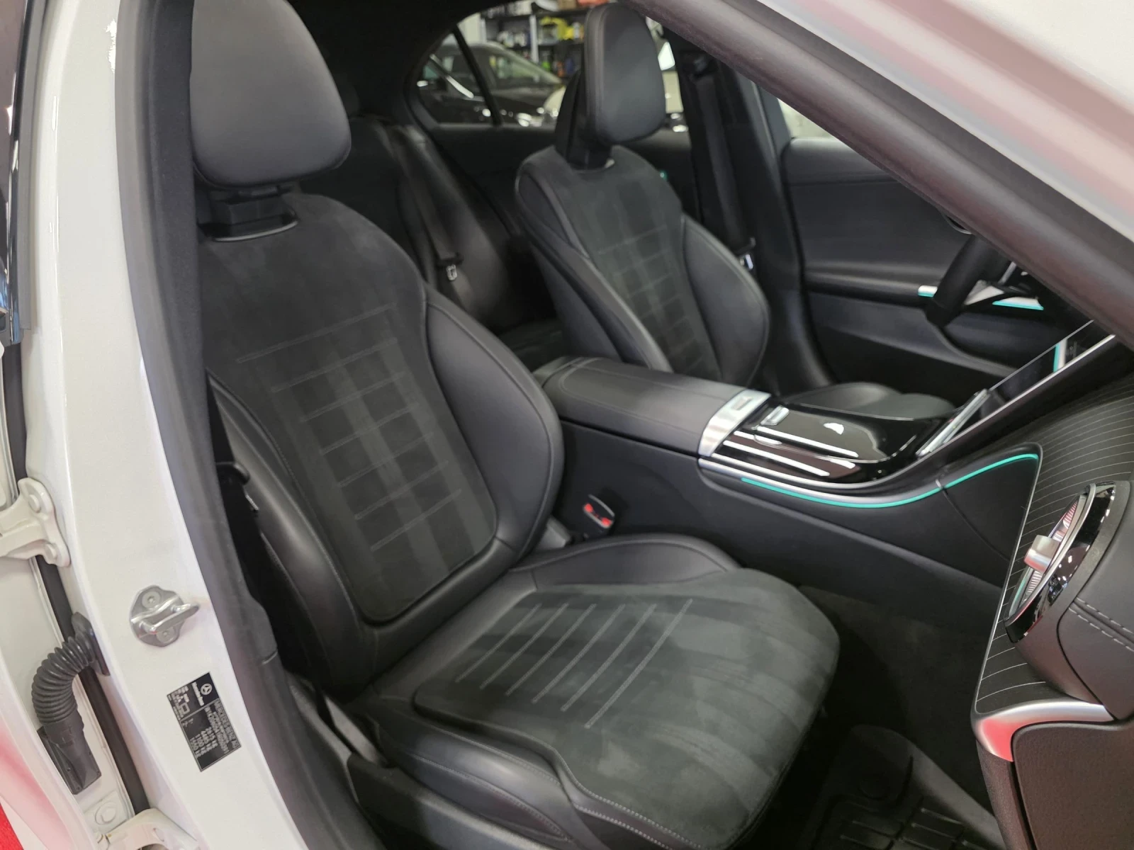 Mercedes-Benz C 300 e | AMG | Night package | Оперативен лизинг, снимка 13 - Автомобили и джипове - 54058710