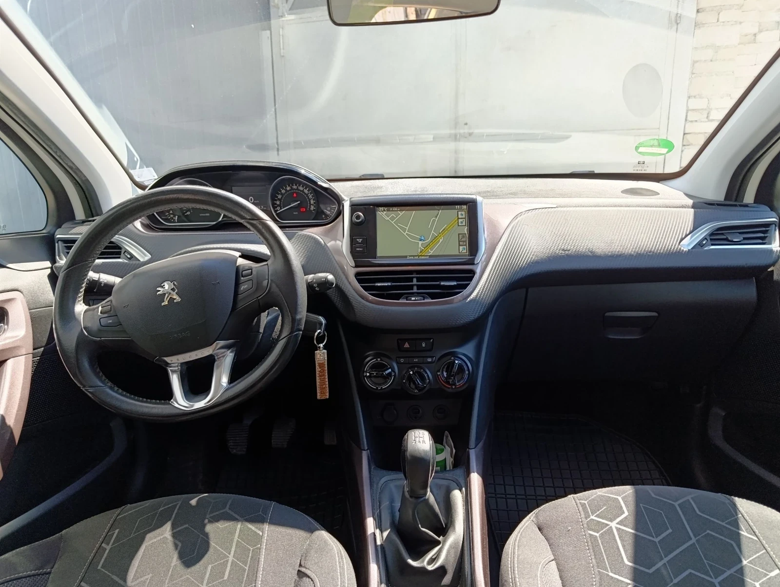 Peugeot 2008, снимка 5 - Автомобили и джипове - 54123781
