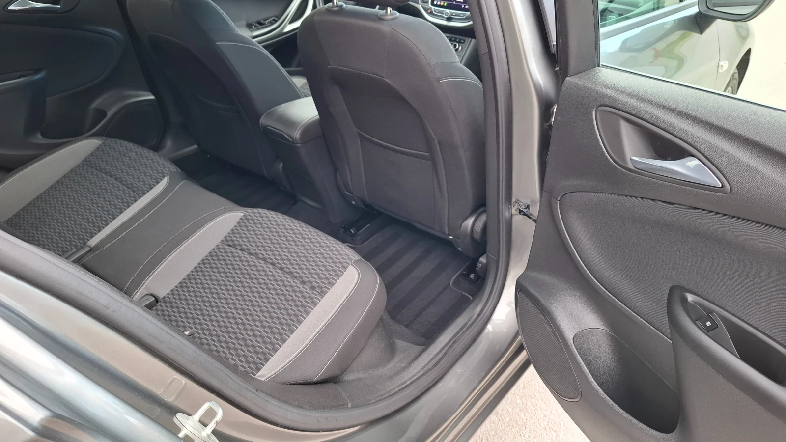 Opel Astra 1, 5CDTI, TOP, Facelift, снимка 8 - Автомобили и джипове - 54127383