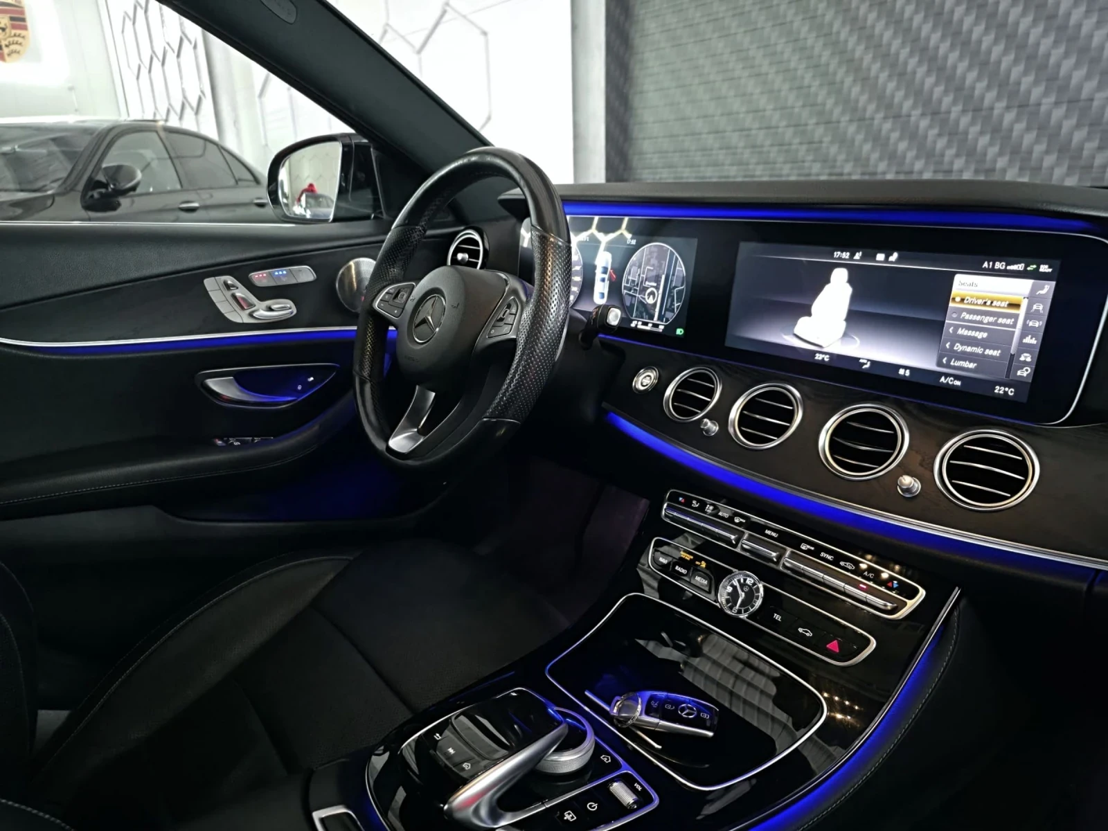 Mercedes-Benz E 350 Mercedes 350d * AMG OPTIC* ОБДУХВАНЕ* 360* MULTIBE, снимка 9 - Автомобили и джипове - 54526853