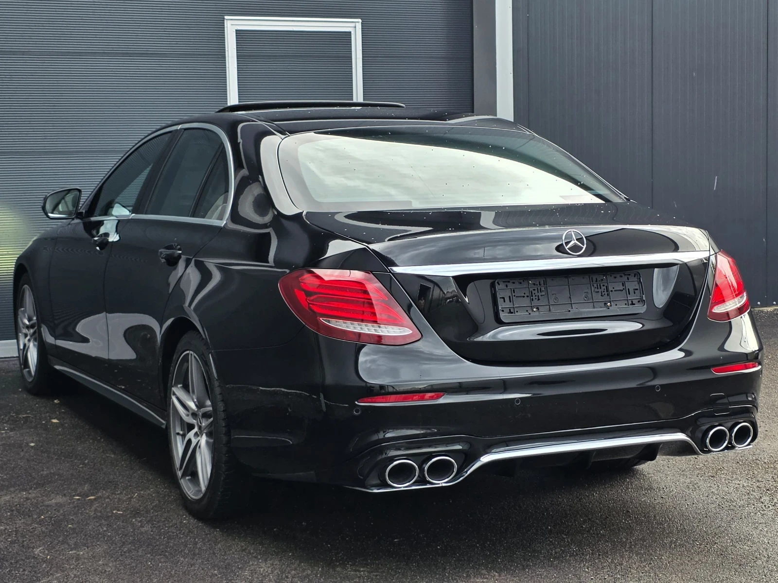 Mercedes-Benz E 350 Mercedes 350d * AMG OPTIC* ОБДУХВАНЕ* 360* MULTIBE, снимка 9 - Автомобили и джипове - 54526853