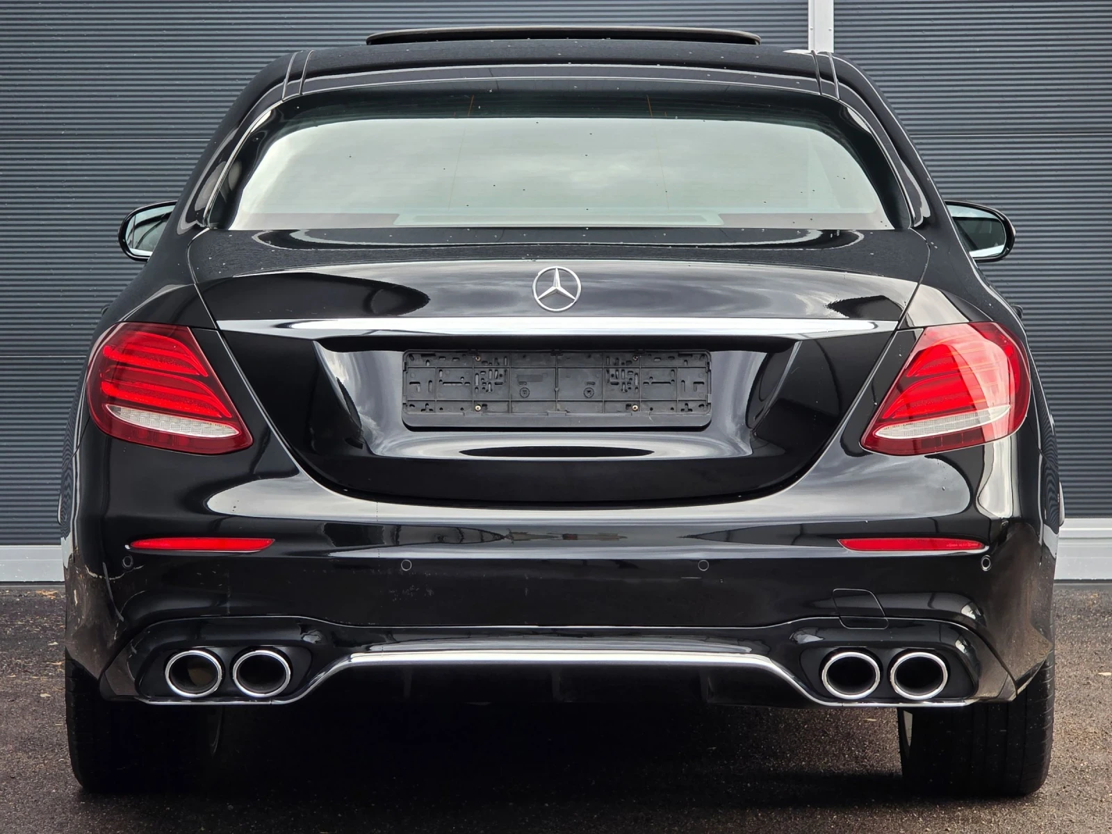 Mercedes-Benz E 350 Mercedes 350d * AMG OPTIC* ОБДУХВАНЕ* 360* MULTIBE, снимка 2 - Автомобили и джипове - 54526853
