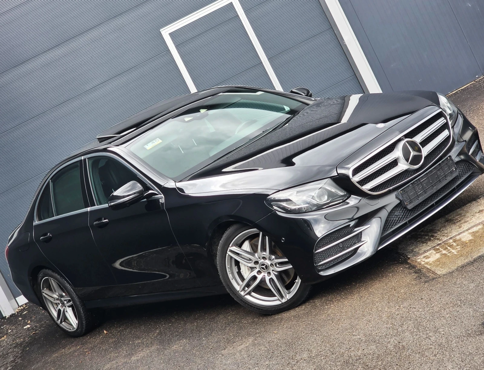 Mercedes-Benz E 350 Mercedes 350d * AMG OPTIC* ОБДУХВАНЕ* 360* MULTIBE, снимка 5 - Автомобили и джипове - 54526853