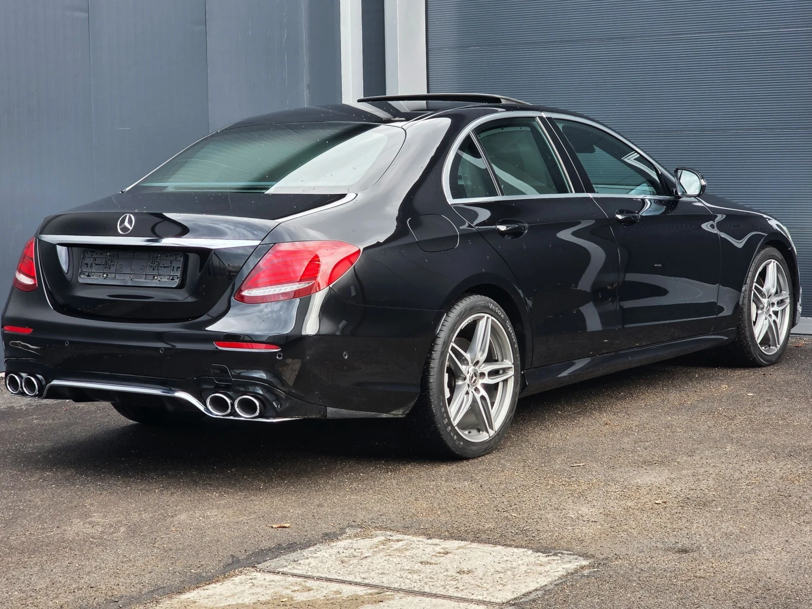 Mercedes-Benz E 350 Mercedes 350d * AMG OPTIC* ОБДУХВАНЕ* 360* MULTIBE, снимка 8 - Автомобили и джипове - 54526853