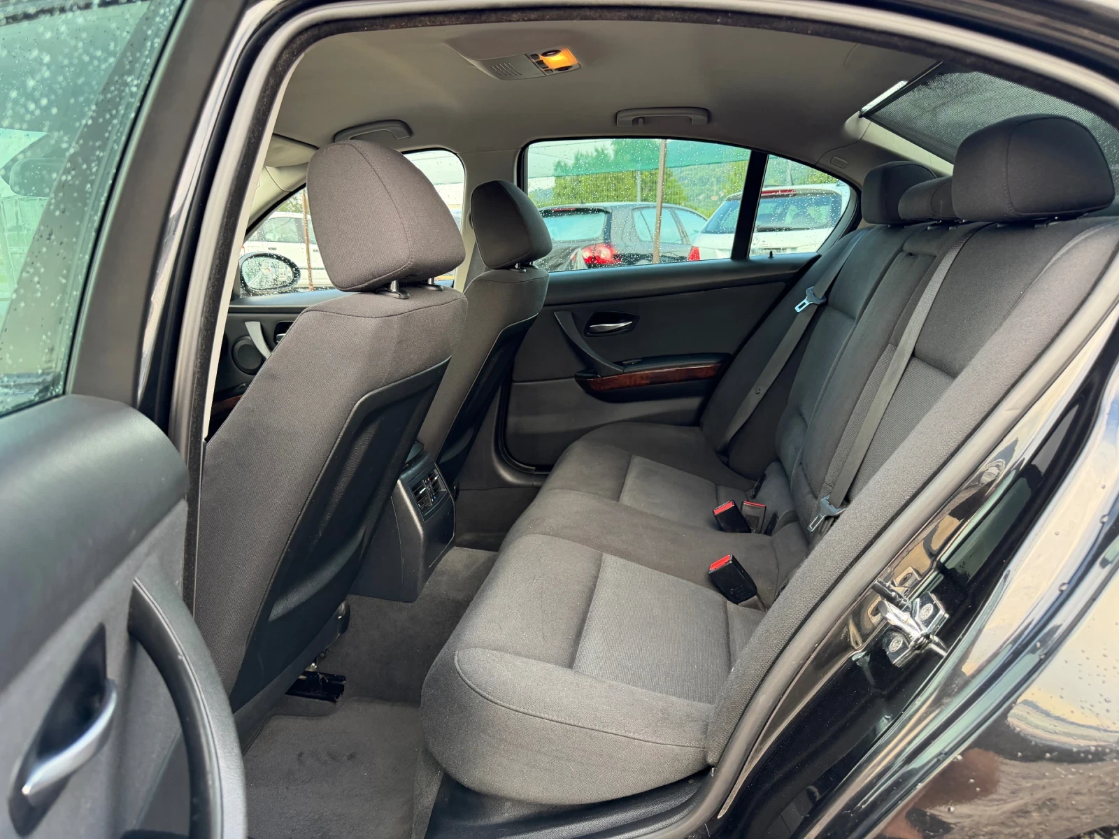 BMW 320 2.0i-170PS, снимка 11 - Автомобили и джипове - 55127675