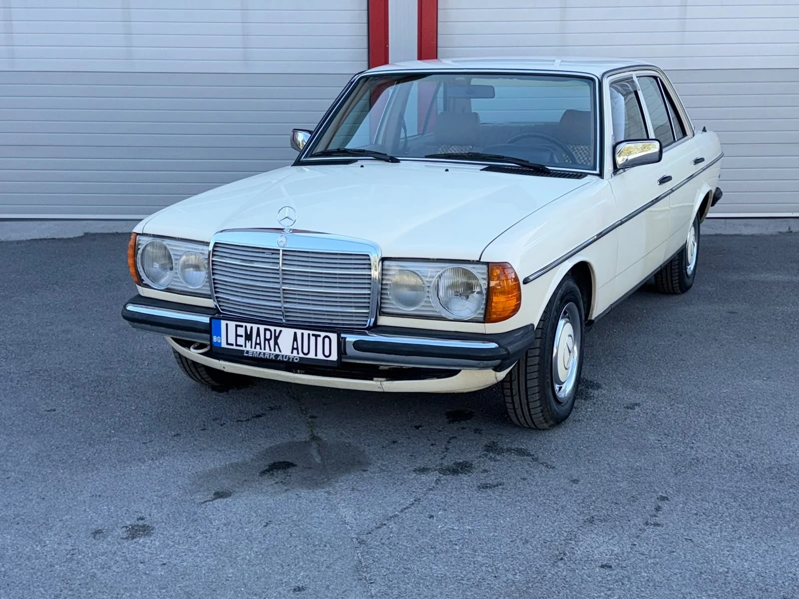 Mercedes-Benz 200 123 ЛИЗИНГ!!!, снимка 4 - Автомобили и джипове - 55695168