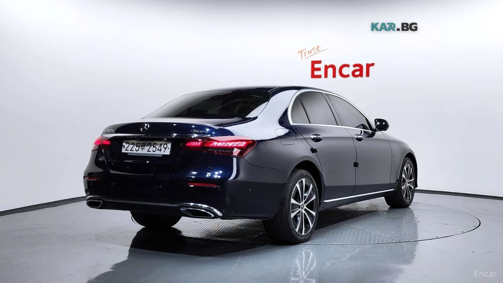 Mercedes-Benz E 300 ОБДУХВАНЕ* 360 КАМЕРА* ПАНО* 4 ПОДГРЕВА* HEADUP, снимка 2 - Автомобили и джипове - 55729428