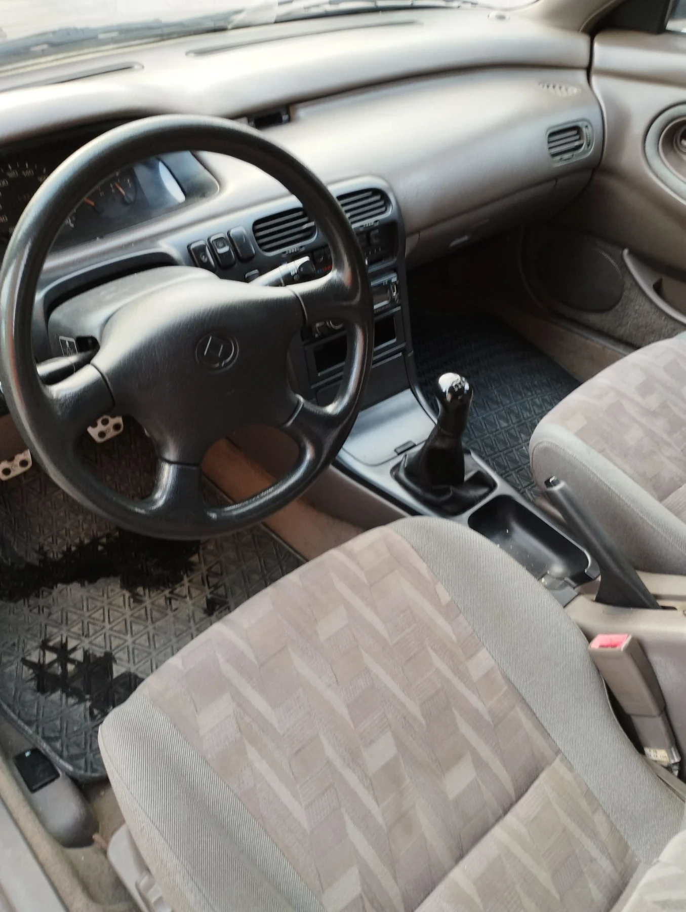 Mazda 626 2.0 газ бензин , снимка 8 - Автомобили и джипове - 56601759