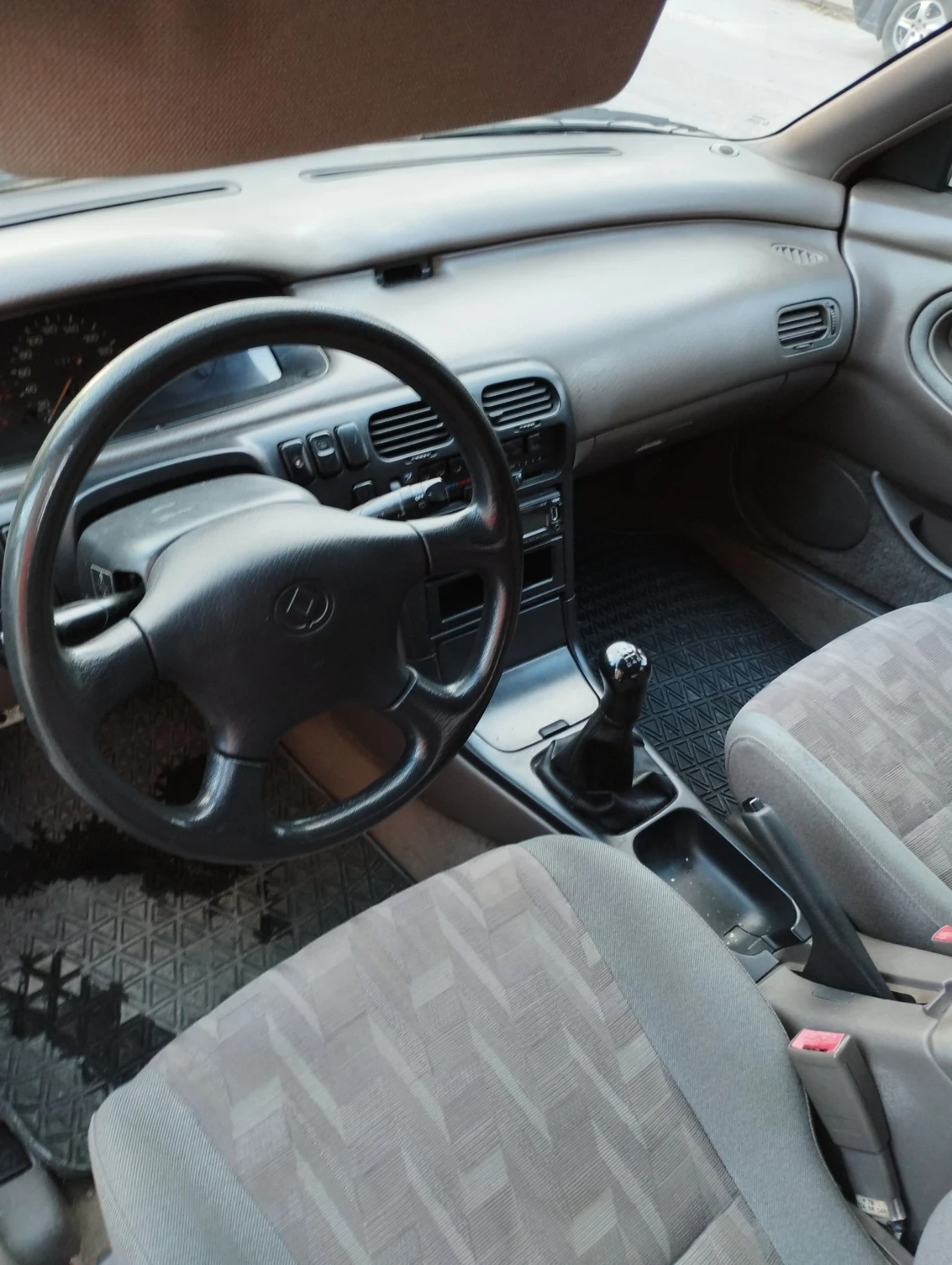 Mazda 626 2.0 газ бензин , снимка 10 - Автомобили и джипове - 56601759