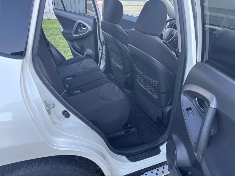 Toyota Rav4, снимка 10 - Автомобили и джипове - 52667483
