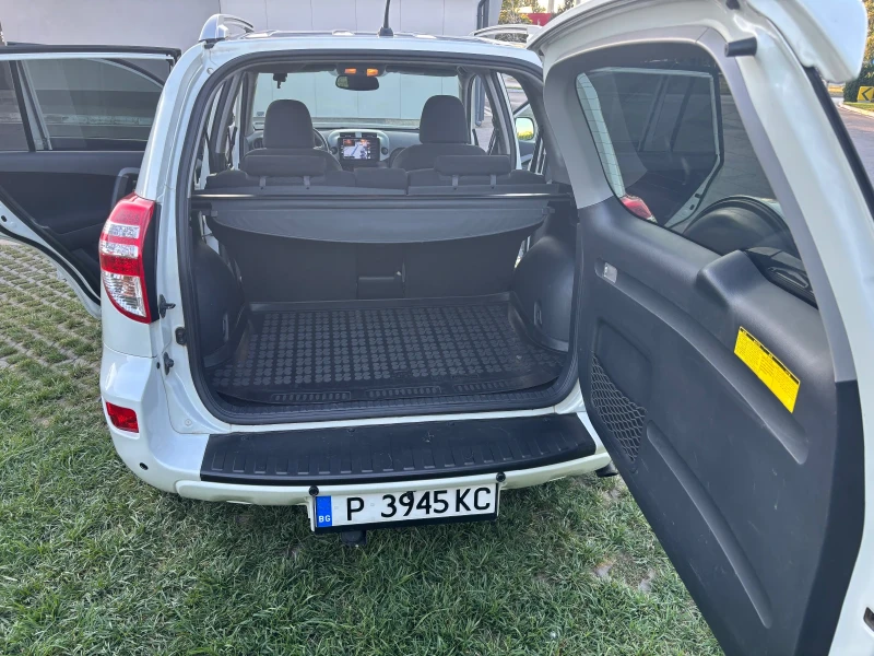 Toyota Rav4, снимка 11 - Автомобили и джипове - 52667483
