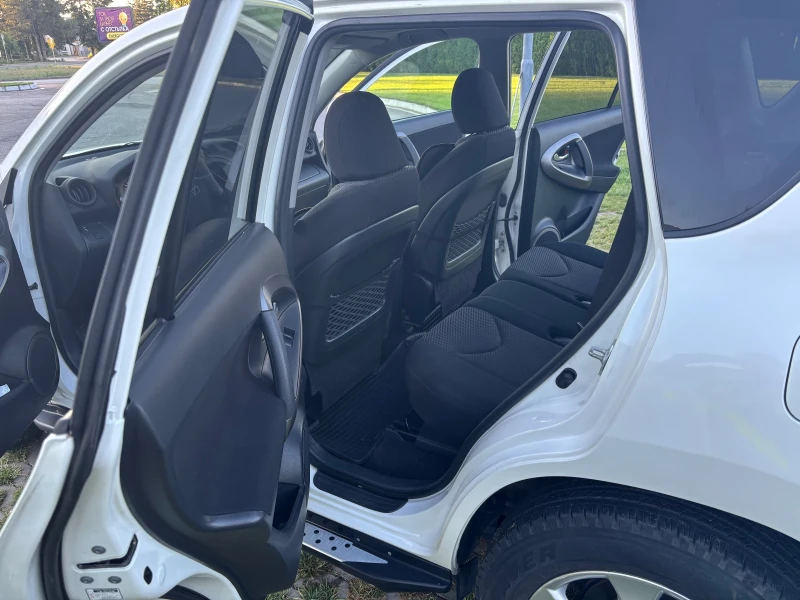 Toyota Rav4, снимка 13 - Автомобили и джипове - 52667483
