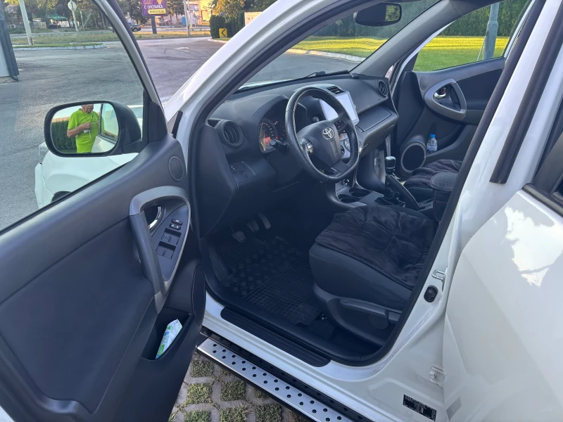 Toyota Rav4, снимка 14 - Автомобили и джипове - 52667483