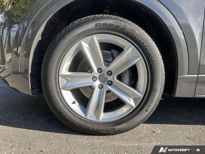 Audi Q8 * Premium * CARFAX * БЕЗ ПЪРВОНАЧАЛНА ВНОСКА, снимка 5 - Автомобили и джипове - 53248854