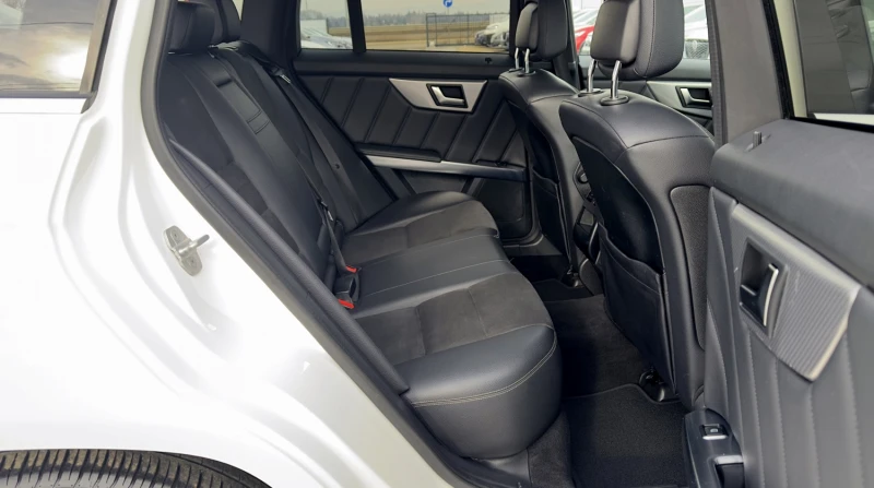 Mercedes-Benz GLK 350CDi AMG-Line Кожа Подгрев Асистенти 4х4, снимка 13 - Автомобили и джипове - 53366031