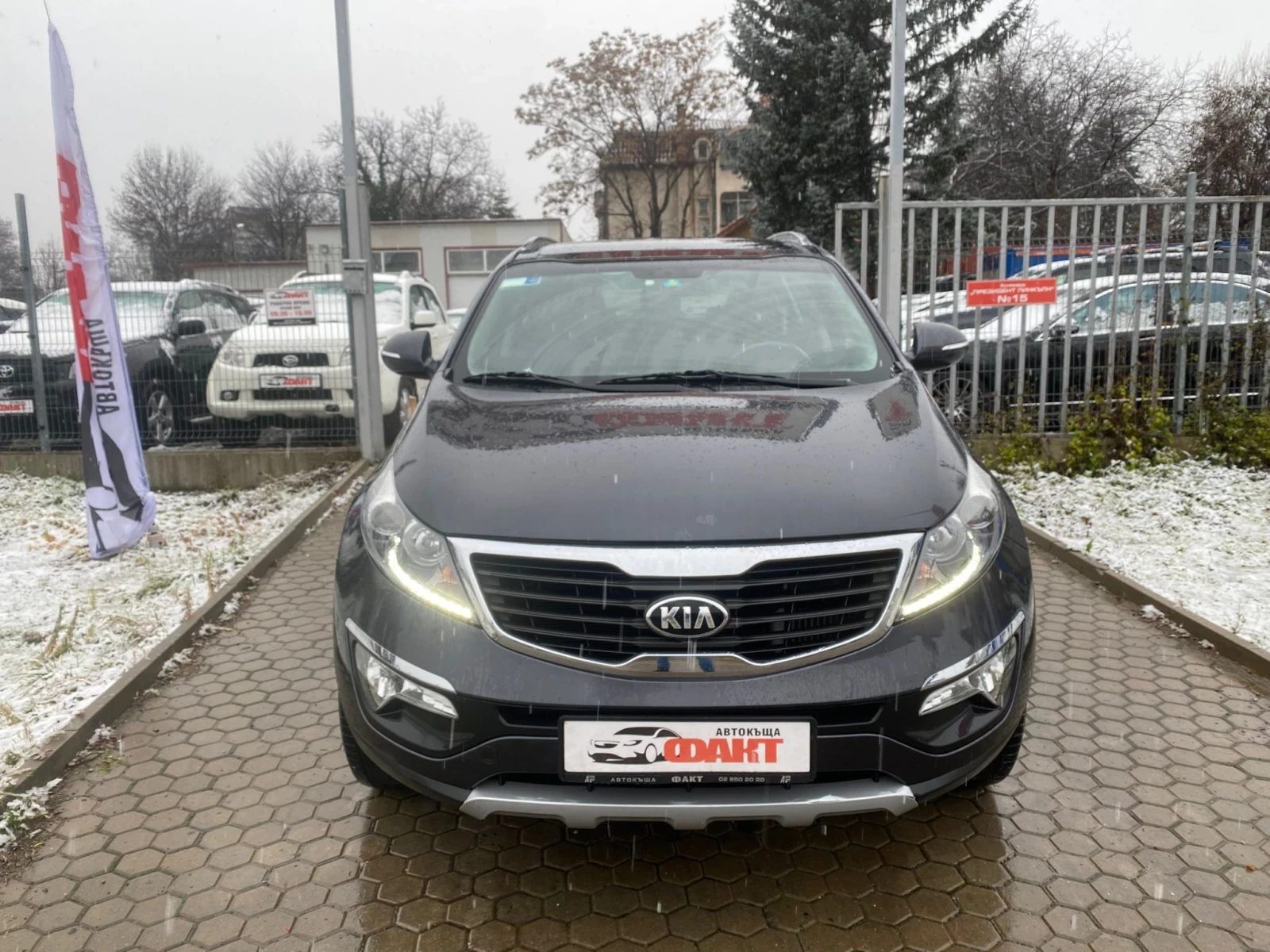 Kia Sportage 2.0CRDi/4x4/AVTOMAT/РЕАЛНИ КМ ! ! !  - изображение 2