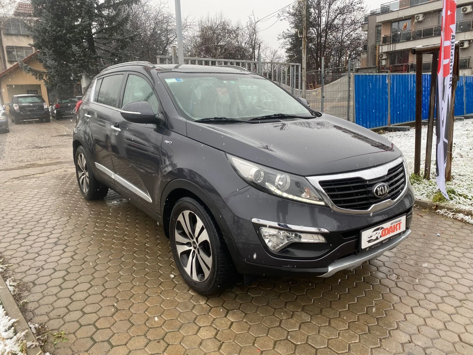 Kia Sportage 2.0CRDi/4x4/AVTOMAT/РЕАЛНИ КМ ! ! !  - изображение 3