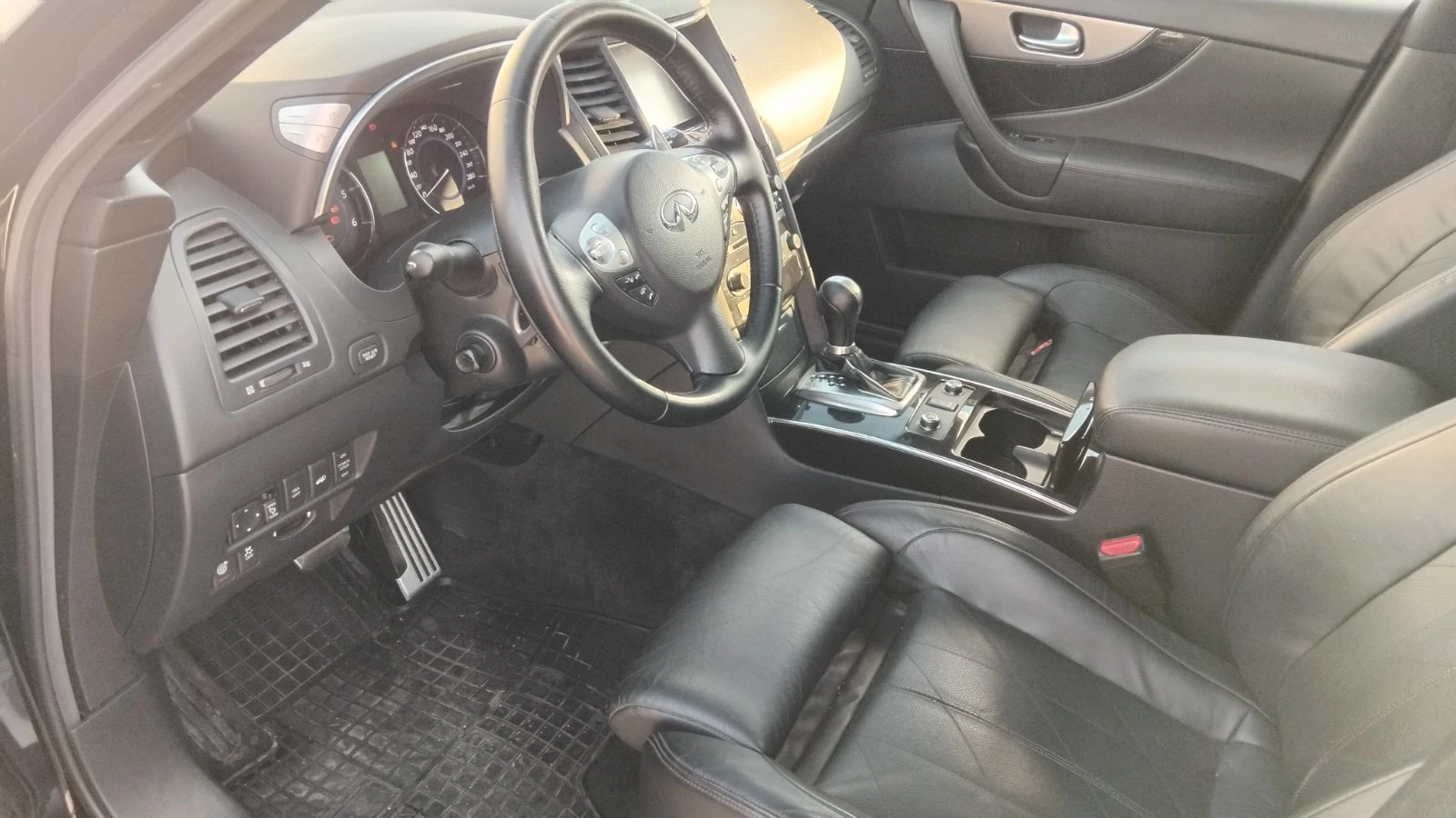 Infiniti QX70 3.0D - изображение 7
