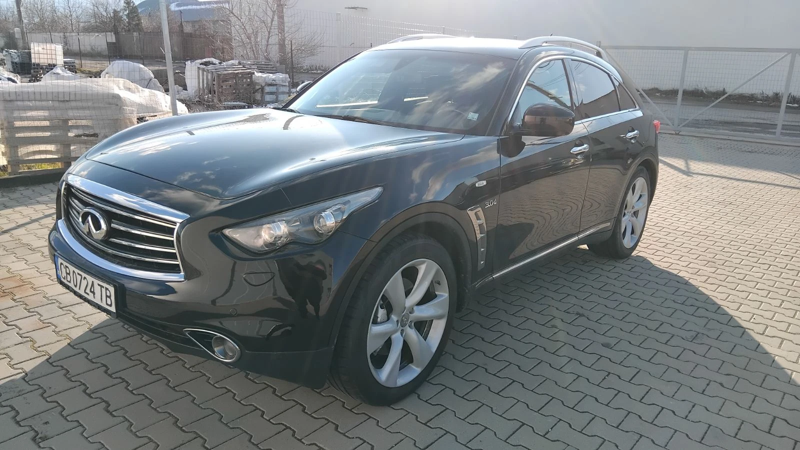 Infiniti QX70 3.0D - изображение 3