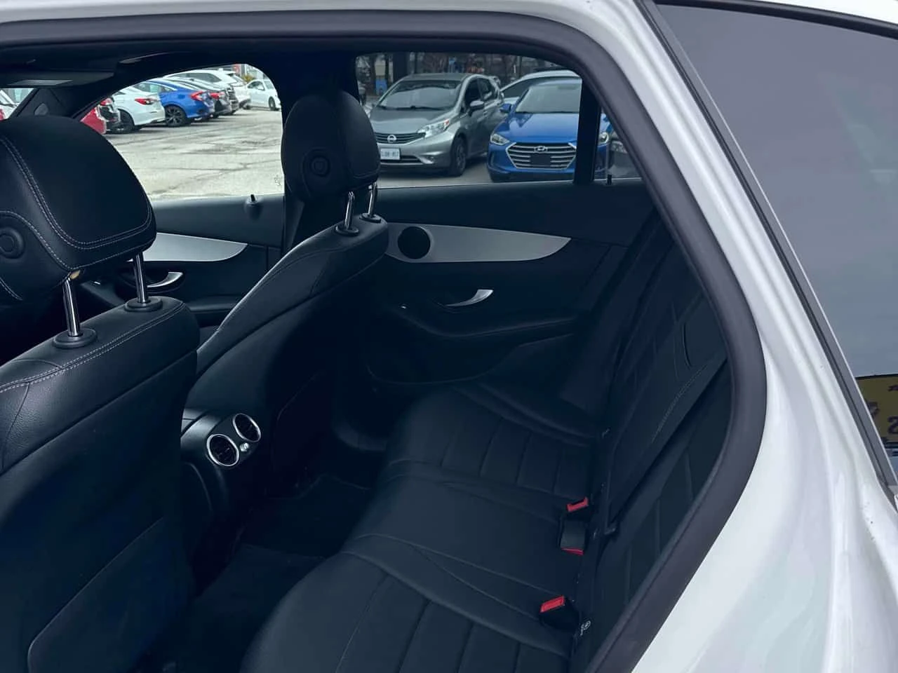 Mercedes-Benz GLC * 300 * 2 КЛЮЧА* ПОДГРЕВ* KEYLESS* ПАНО* , снимка 15 - Автомобили и джипове - 53781862