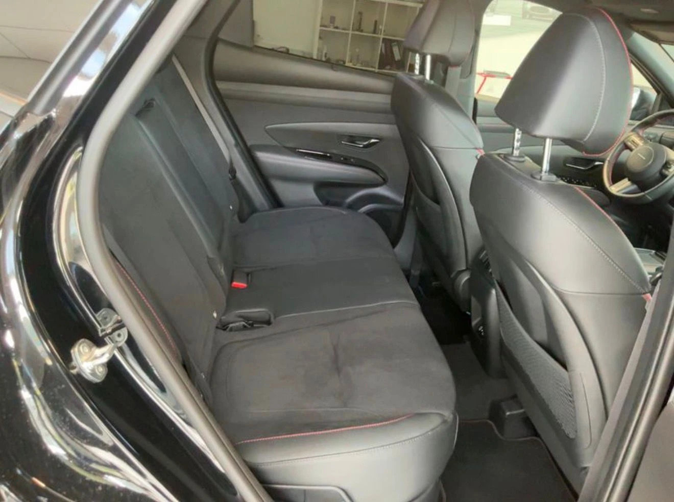 Hyundai Tucson 1.6Hybrid 4x4 чисто нов, снимка 10 - Автомобили и джипове - 54427281