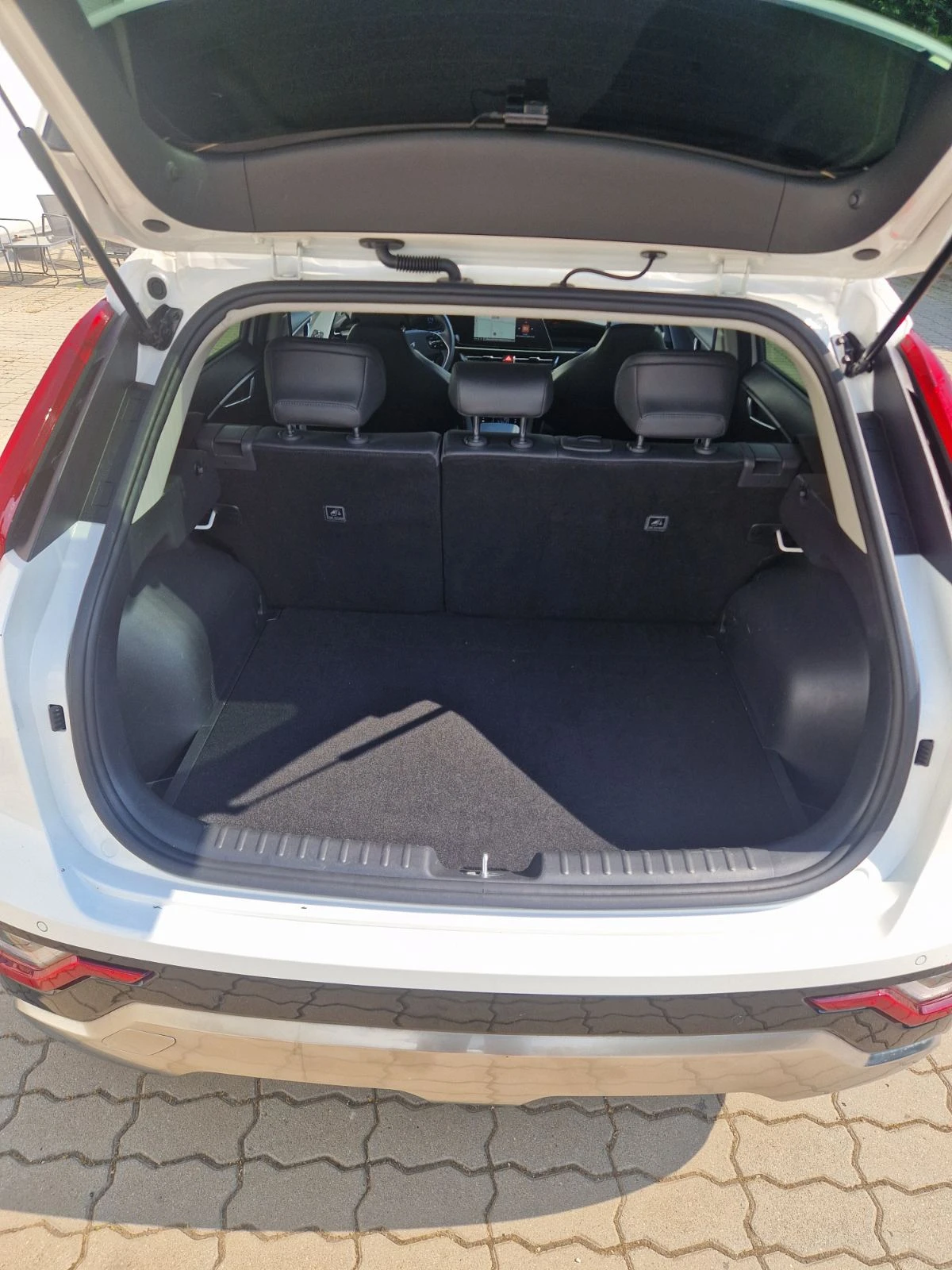 Kia Niro Prestige, снимка 7 - Автомобили и джипове - 54834588