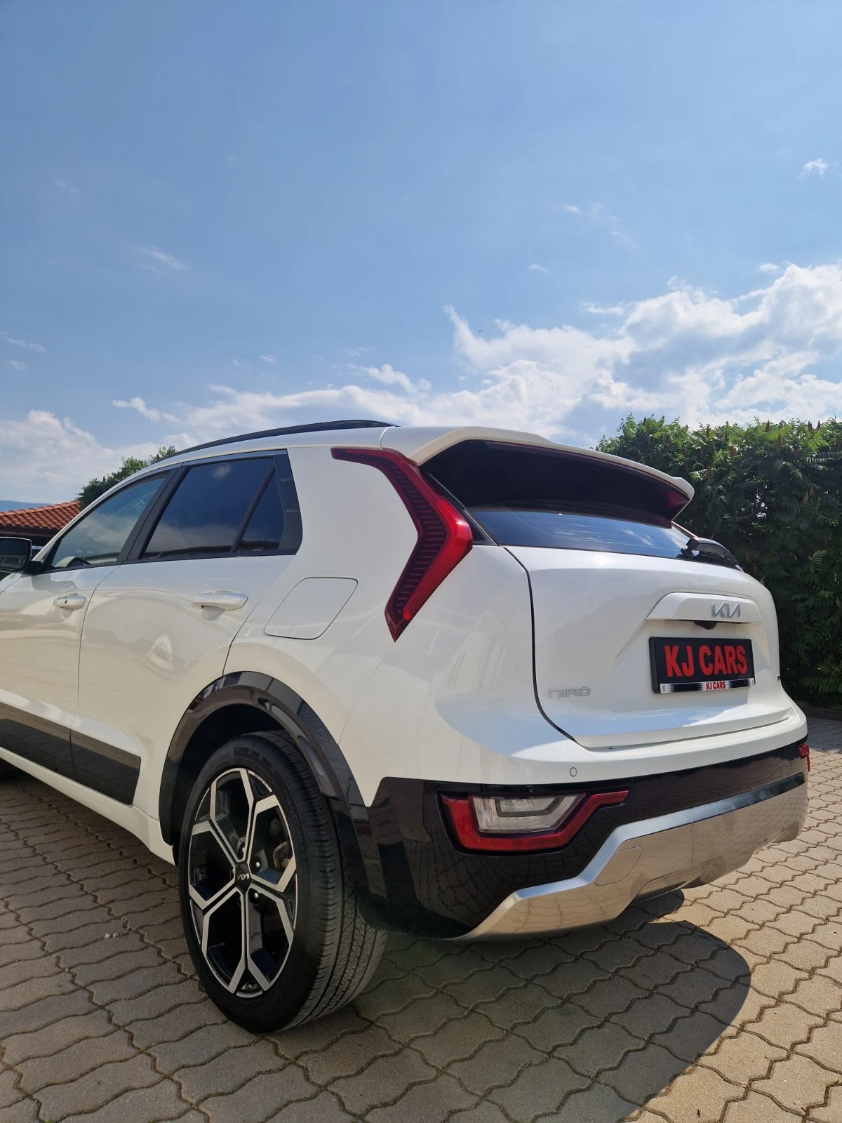 Kia Niro Prestige, снимка 2 - Автомобили и джипове - 54834588
