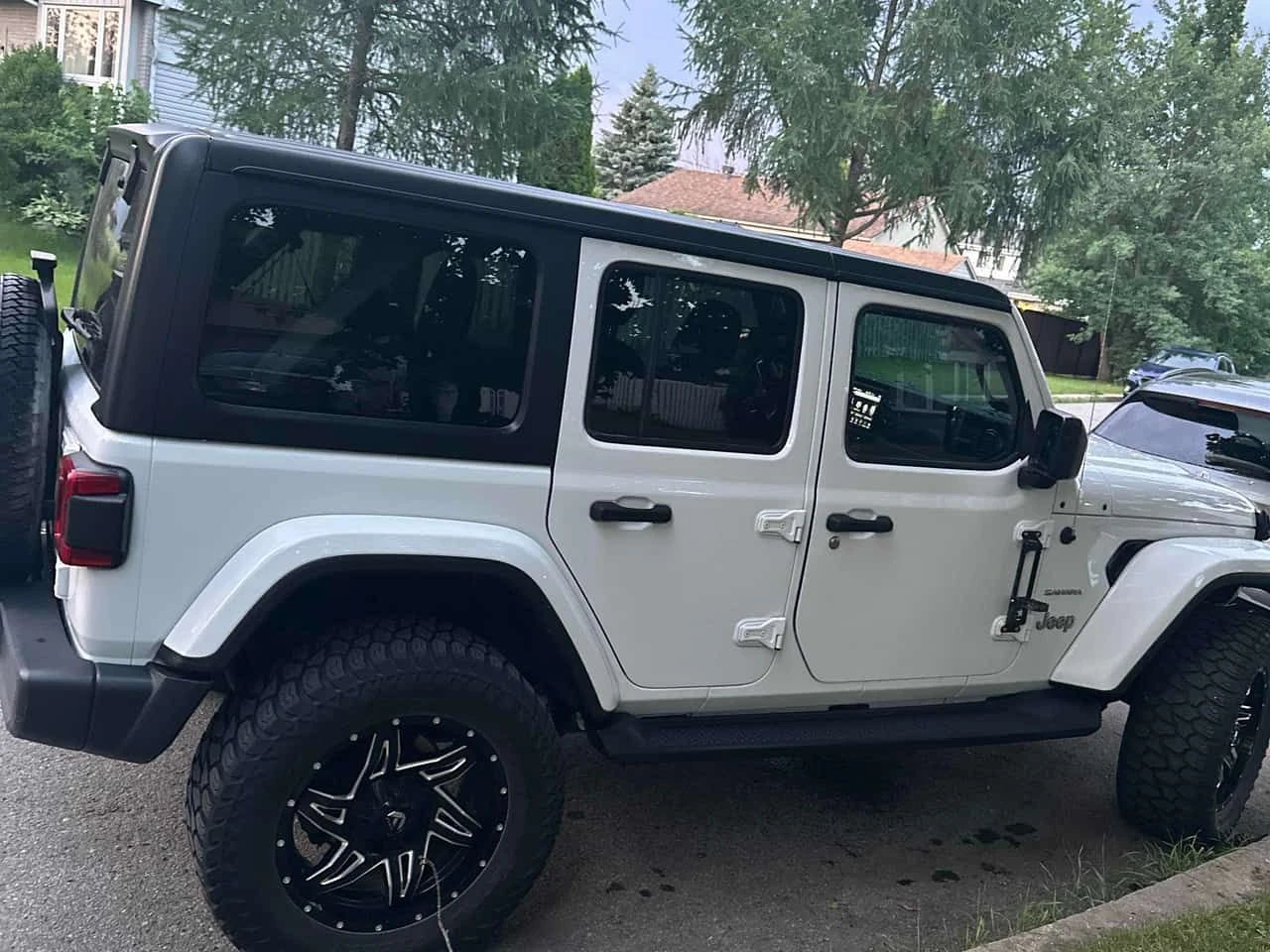 Jeep Wrangler * Sahara * АВТОКРЕДИТ БЕЗ ПЪРВОНАЧАЛНА ВНОСКА* , снимка 3 - Автомобили и джипове - 55182811