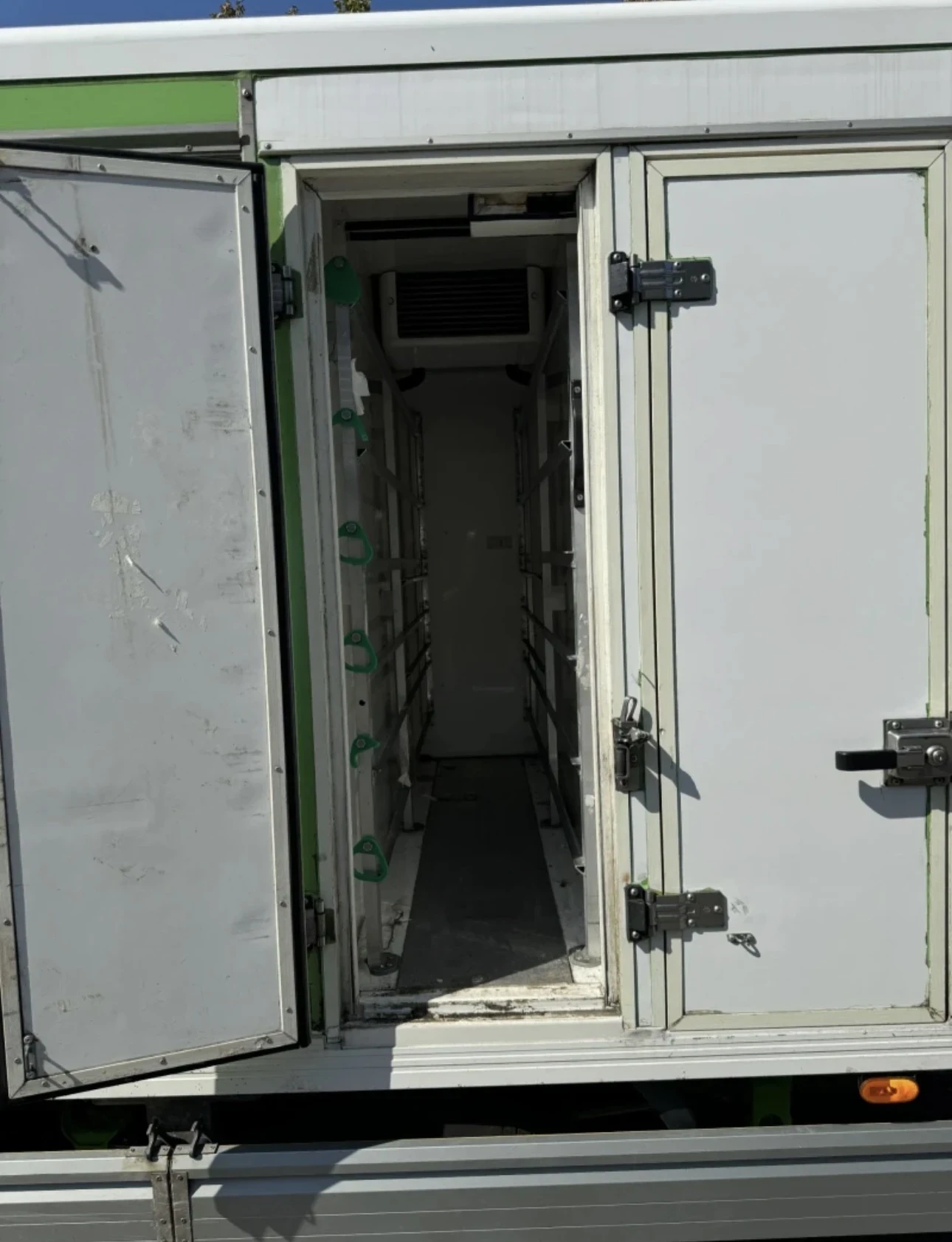 Mercedes-Benz Sprinter 316 Фризер + Хладилник платено мито и ддс, снимка 8 - Бусове и автобуси - 54012099