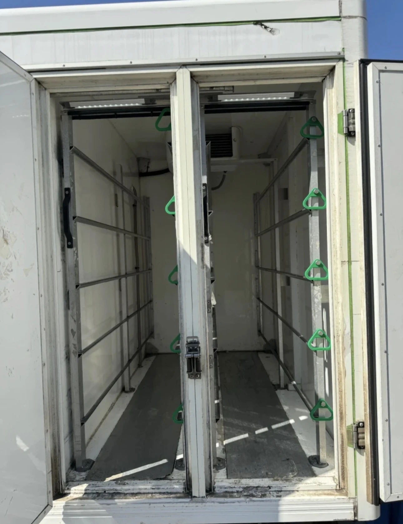 Mercedes-Benz Sprinter 316 Фризер + Хладилник платено мито и ддс, снимка 7 - Бусове и автобуси - 54012099