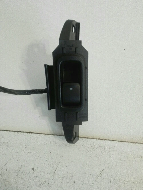 Копче ел.стъкло задно ляво Субару Легаси