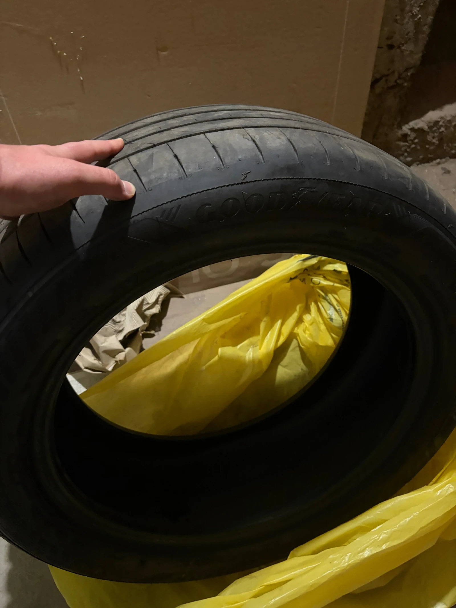 Гуми Летни 245/50R19, снимка 4 - Гуми и джанти - 54231086