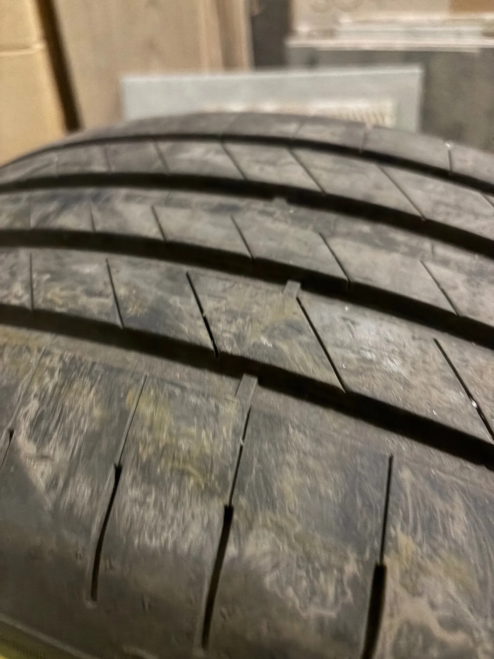 Гуми Летни 245/50R19, снимка 2 - Гуми и джанти - 54231086