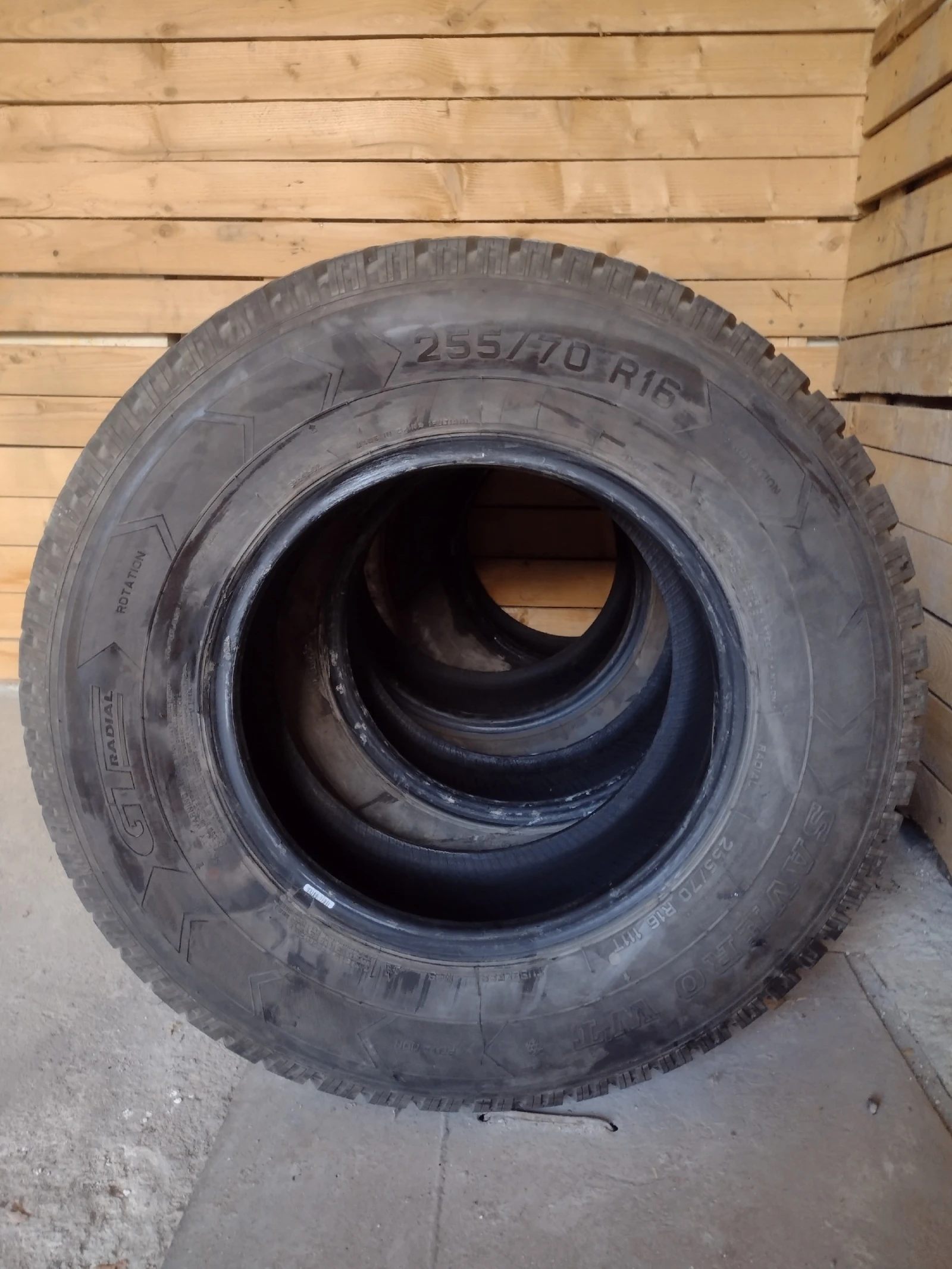 Гуми Зимни 255/70R16, снимка 2 - Гуми и джанти - 56288095