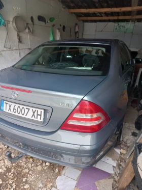 Mercedes-Benz C 200 Седан, снимка 5