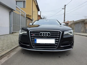 Audi S8 