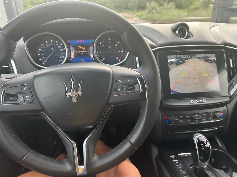 Maserati Ghibli 2017* СЕРВИЗЕН* 360* ПЕРФЕКТЕН* ФЕЙС* , снимка 13 - Автомобили и джипове - 46146677