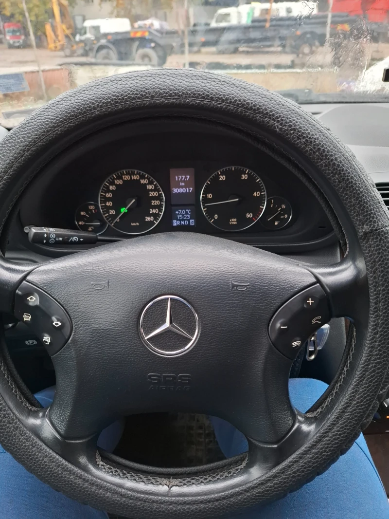 Mercedes-Benz C 270, снимка 10 - Автомобили и джипове - 48235993