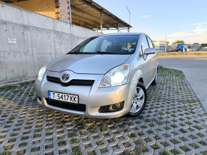 Toyota Corolla verso 2.2 D4D, снимка 3 - Автомобили и джипове - 49136229