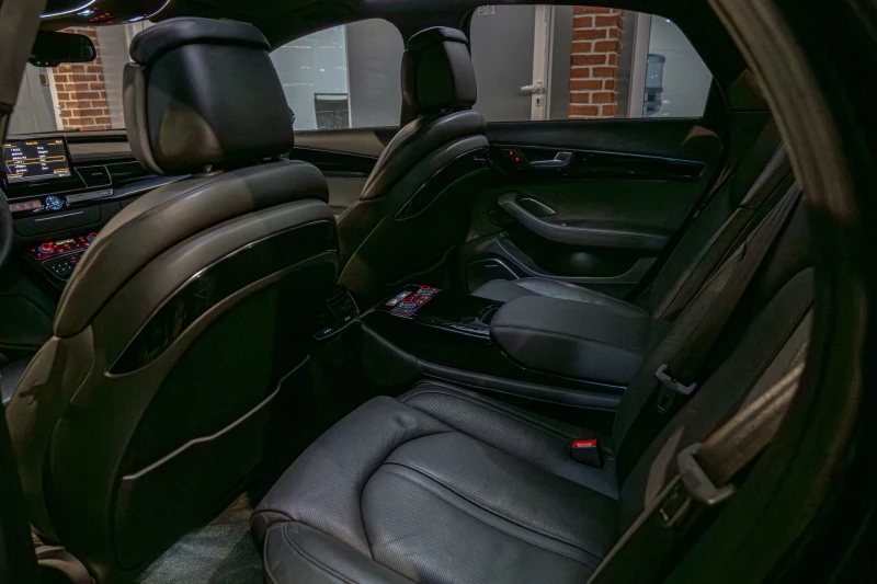 Audi A8 4.2TDI/Алкантар/Обдухване/Bang&Olufsen Premium/Кам, снимка 7 - Автомобили и джипове - 52829850