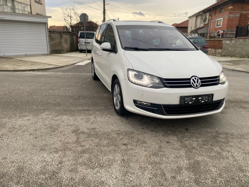 VW Sharan 2.0TDI DSG ЕЛ.ВРАТИ ПЕРФЕКТНО СЪСТОЯНИЕ, снимка 3 - Автомобили и джипове - 53092056